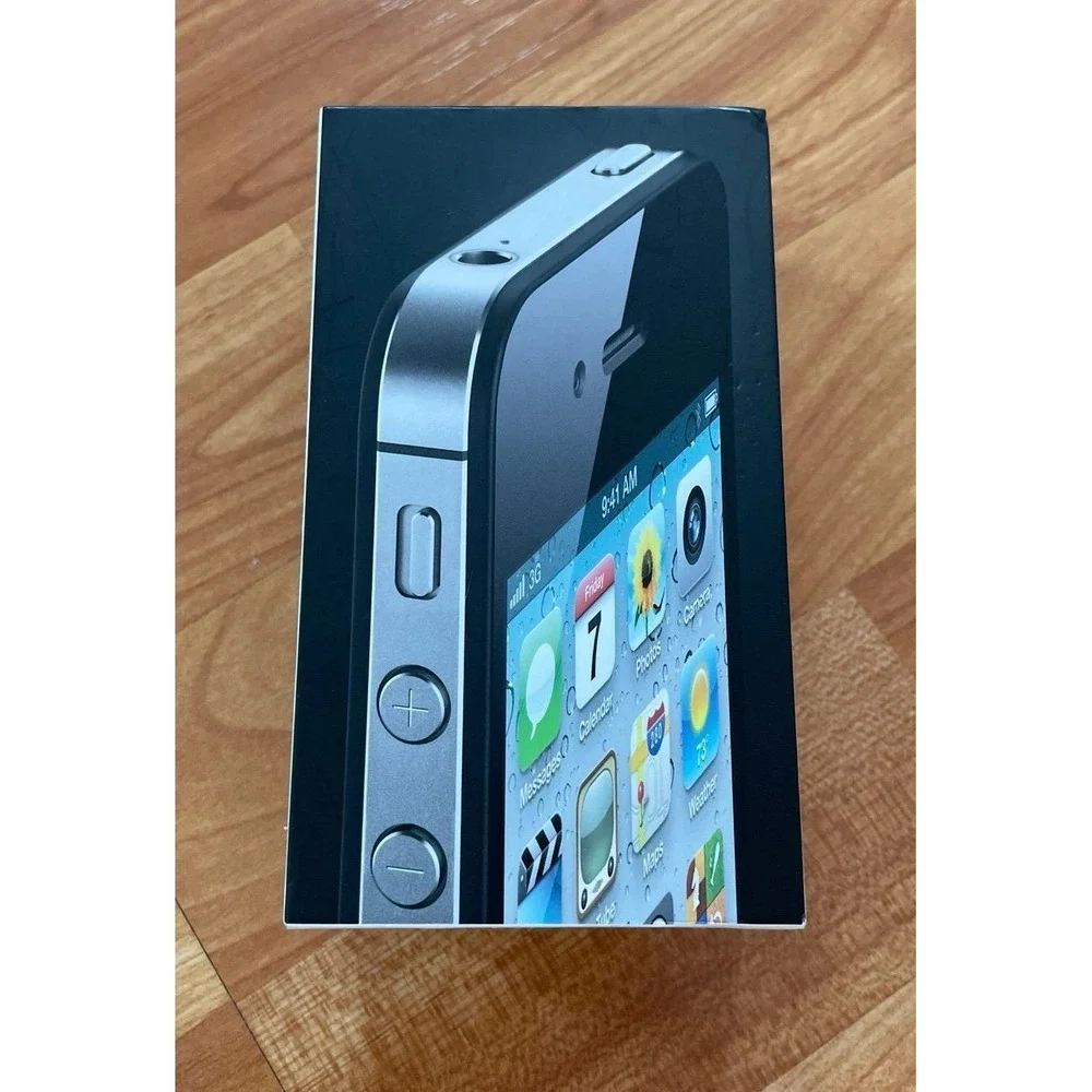 I Phone 4 empty box